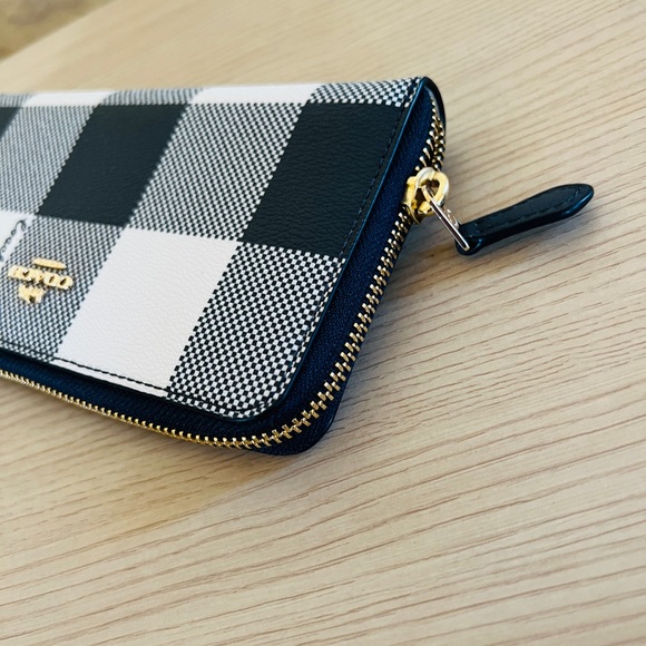 Coach Accordion Buffalo Plaid Zip Accordion Wallet NWT Navy/ white - Picture 6 of 8